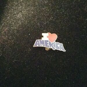 I Heart America Pin 1 inch